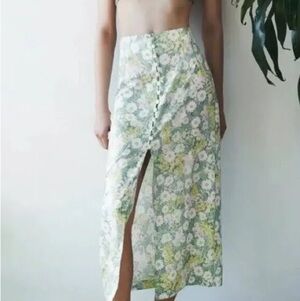 Zara Daisy Meadow Floral Satin Button-Down Midi Skirt Size L Featured in ELLE
